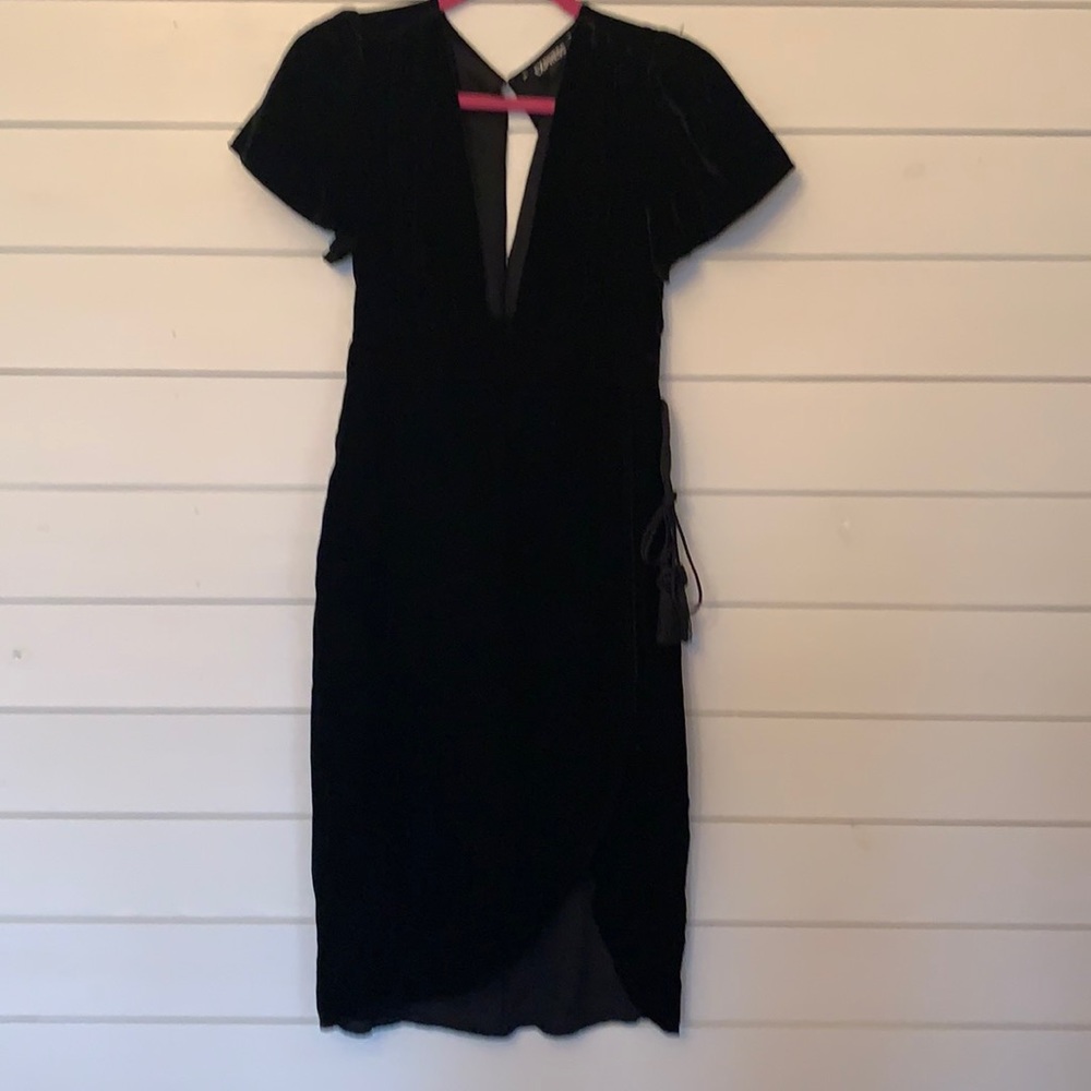 Black velvet dress!